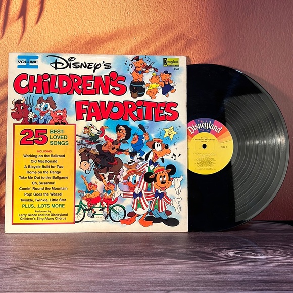 1986 Vintage Disney’s Children’s Favorites, volume 1, 2 and 3 on vinyl record - Picture 2 of 11